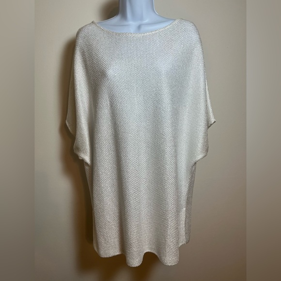 NWT!!! St John Sparkling Sequin Short Sleeve White Top Key Hole in Back K520051 - Picture 2 of 13